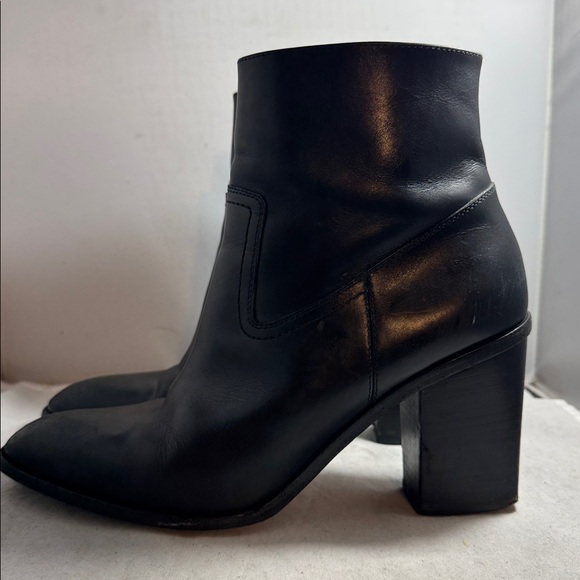 Saint Laurent Classic Black Leather Heeled Boots size 40 with box - Picture 5 of 15